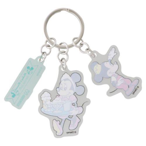 新品未使用品希少 ミッキーマウス　キーホルダー　クリア　ピンク水色　レトロ計8個 3連アクリルキーホルダー キーリング ディズニー ミッキーマウス