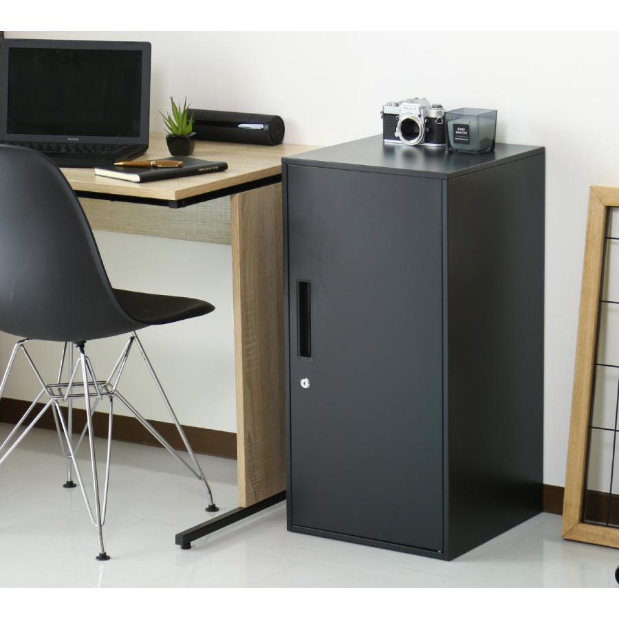 オフィスデスク、椅子、ロッカー DORIS（ドリス） スチールロッカー おしゃれ 鍵付き 鏡付き 1人用