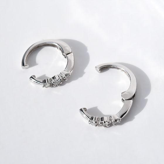 あすつく対応】イヤリング K18 Pt950 スリーストーン ダイヤモンド  