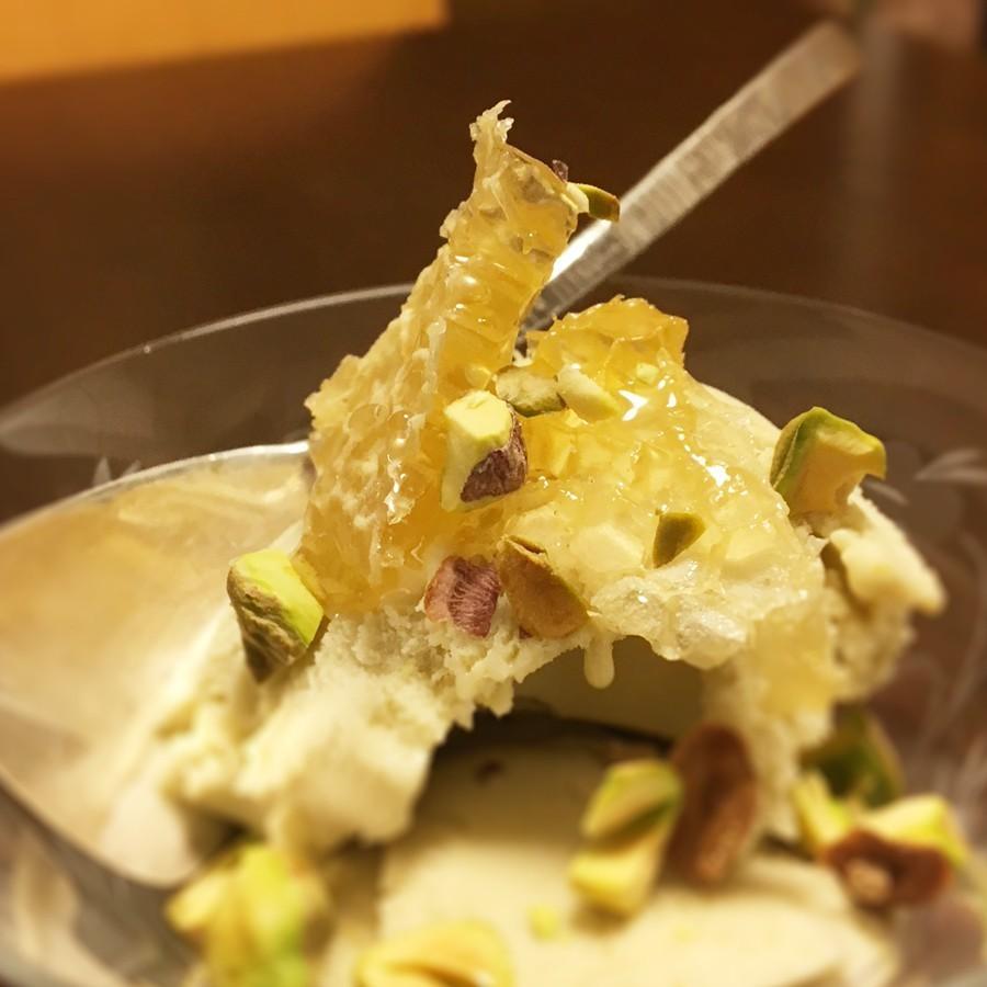 【3個セット】巣蜜コムハニー(200g) Amazon | ゴールデンコムハニー Comb Honey (巣みつ) 200g