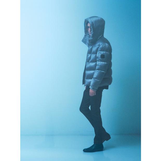 5351 POUR LES HOMMES レザーエンボス ダウンジャケット ブルーグレー