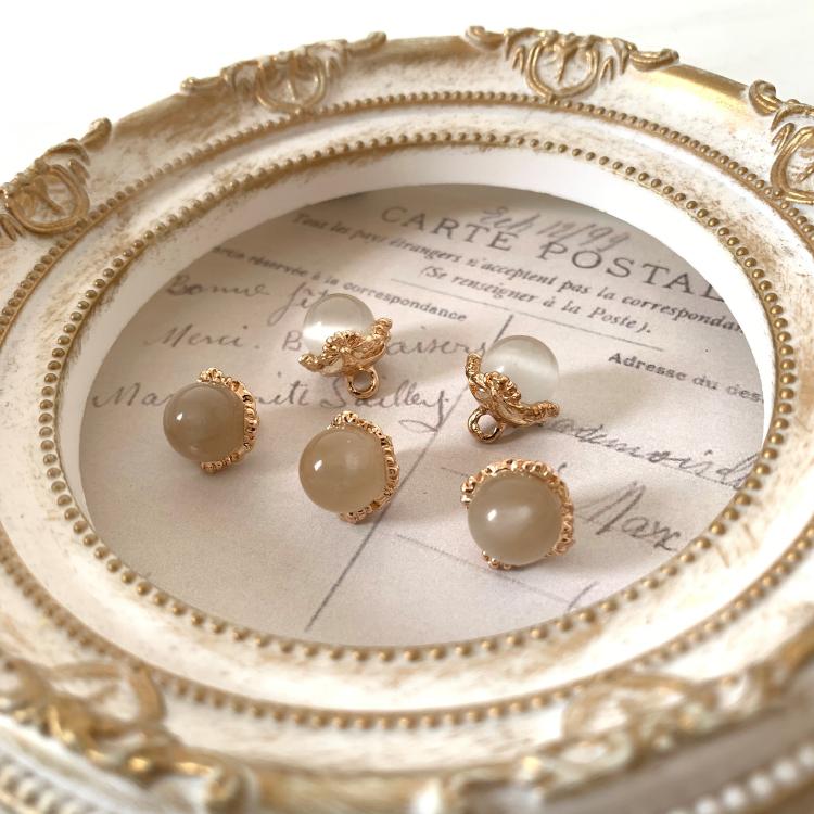 ゴールド花ボトムボタン 13mm レトロ アンティーク シャンクボタン 玉