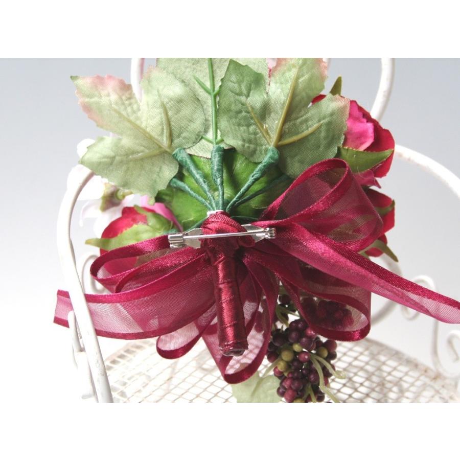 赤ワイン色のバラのコサージュ |  | 05