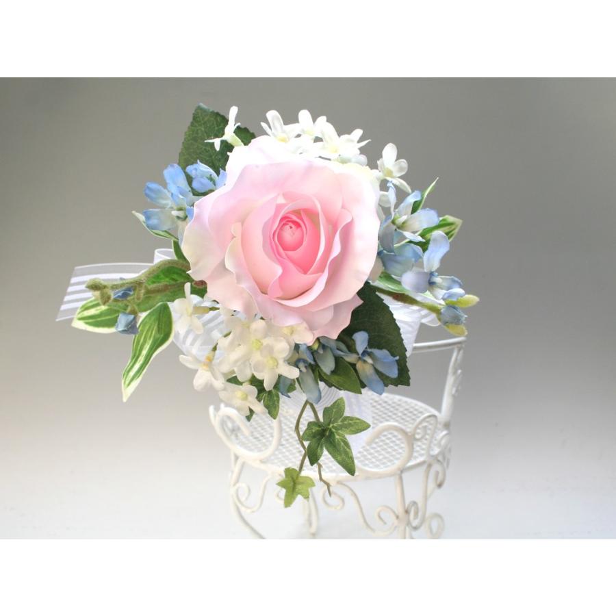 ソフトピンクのバラのコサージュ |  | 02