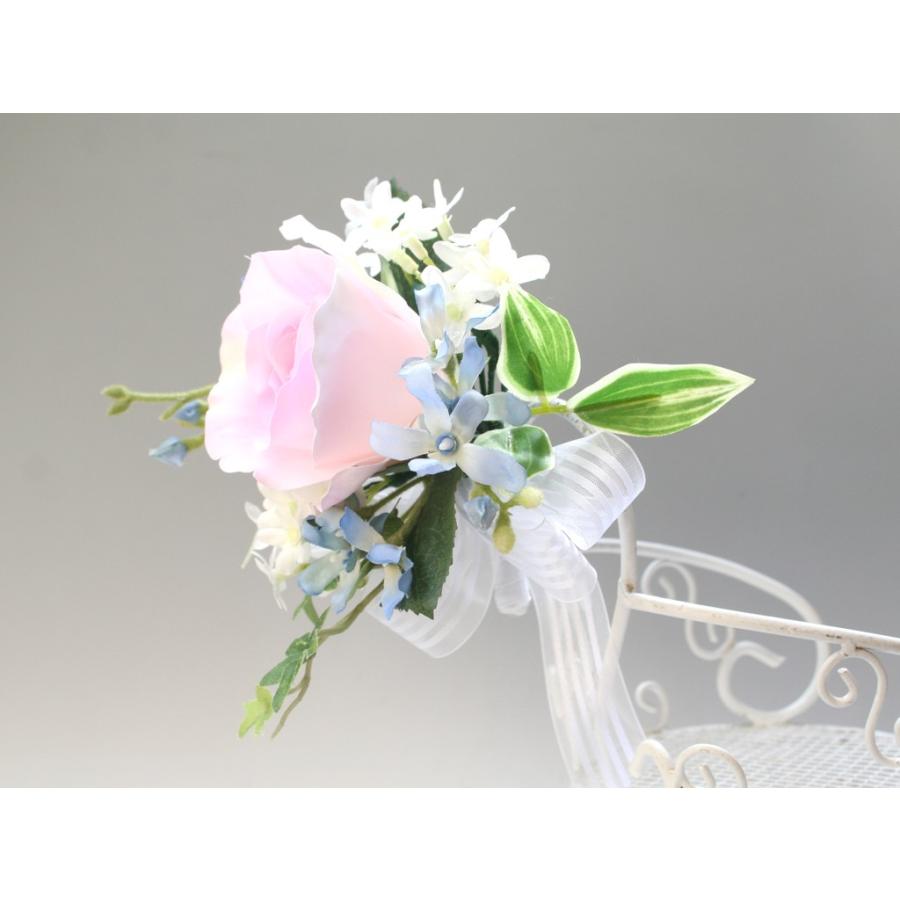 ソフトピンクのバラのコサージュ |  | 03