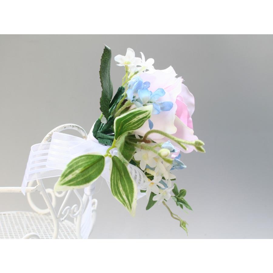 ソフトピンクのバラのコサージュ |  | 04