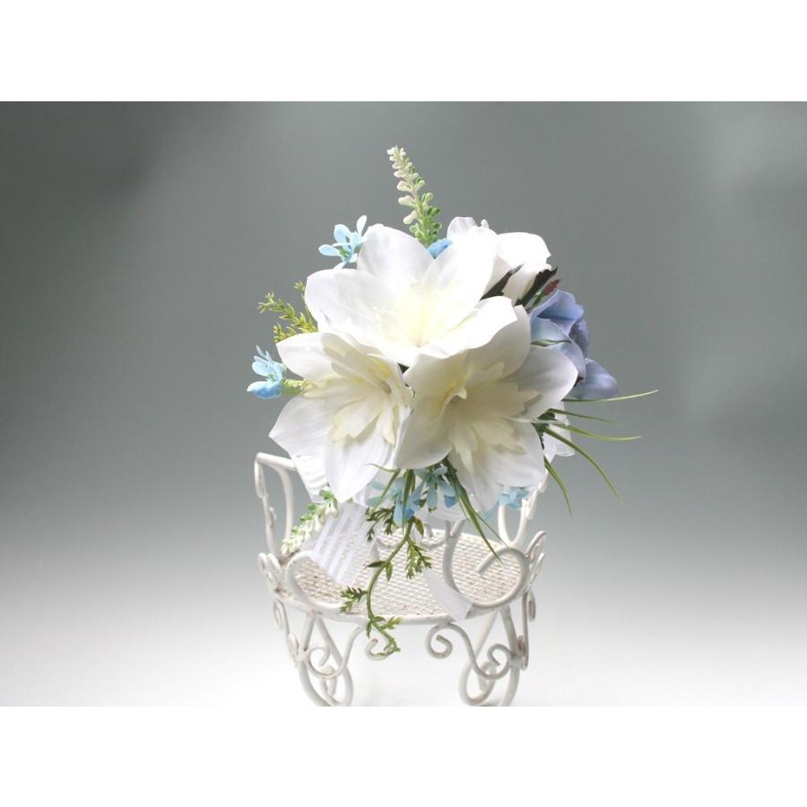 白色のユーチャリスのコサージュ |  | 02