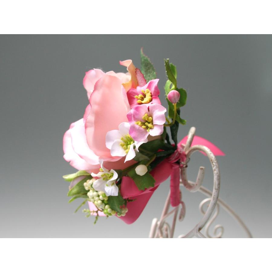 ピンクのバラのコサージュ |  | 03