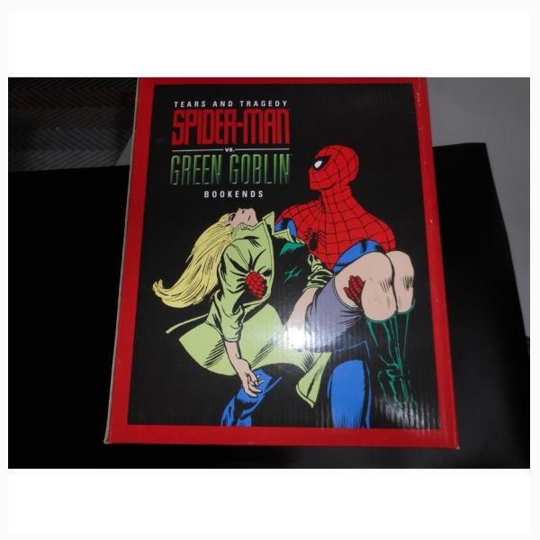 スパイダーマン対グリーンゴブリンブックエンド : 天然石 