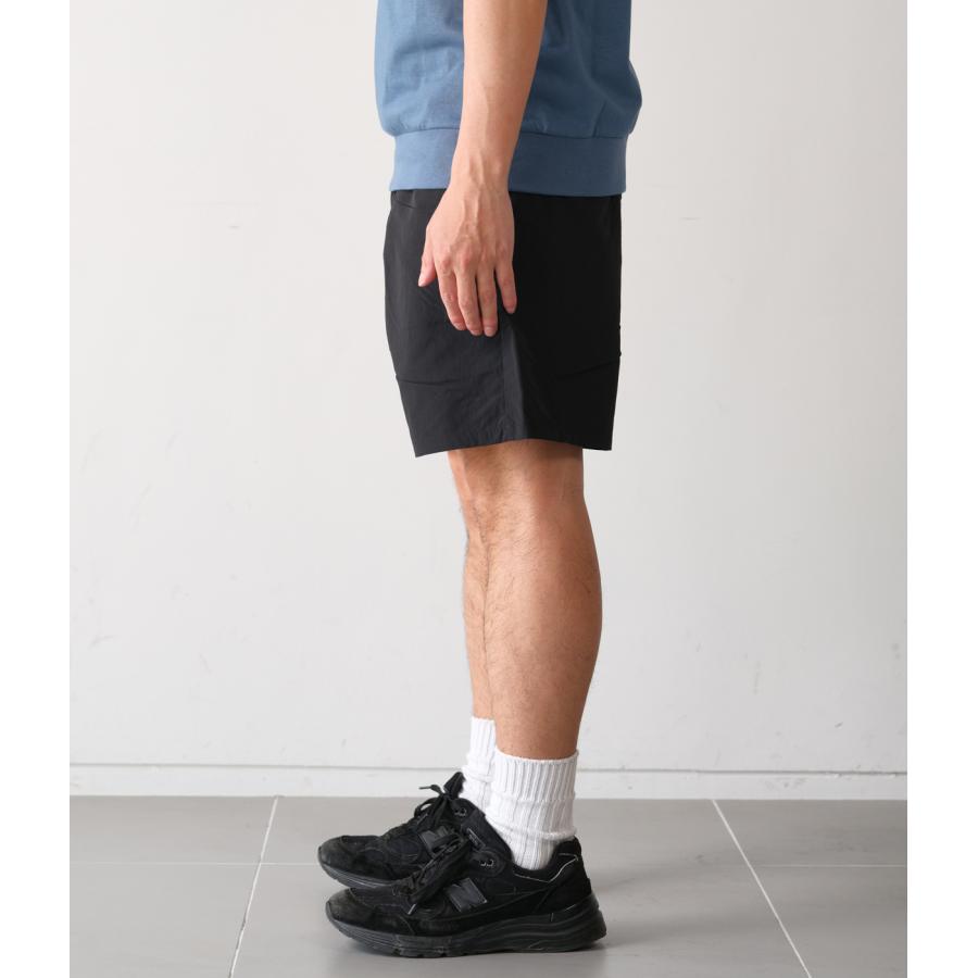 【Goldwin｜ゴールドウィン】ナイロンショーツ Nylon Shorts ブラック リサイクルナイロン リラックス テックウェア メンズ アウトドア 撥水【GL75185】 |  | 01