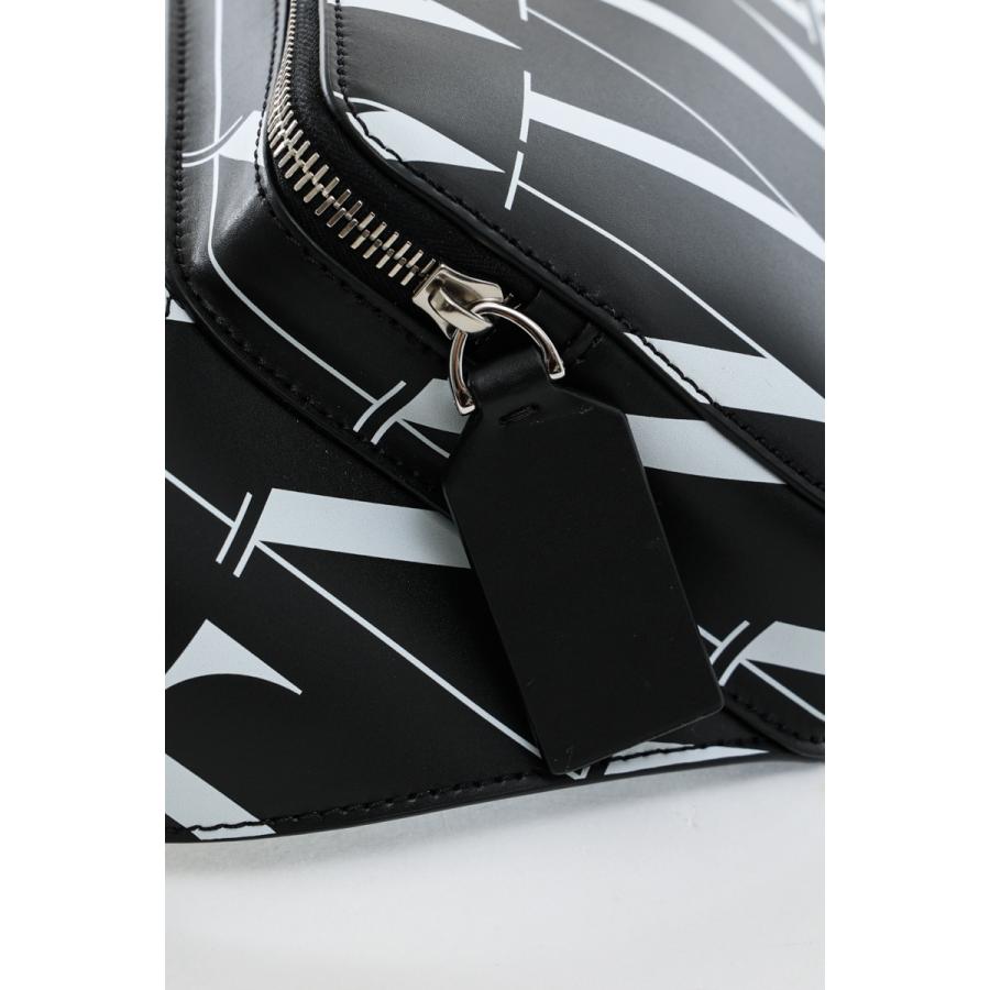 [大特価] ヴァレンティノ ショルダーバッグ ボディバッグ 鞄 WY2B0719GTC ブラック×ホワイト Valentino 2021年秋冬新作 【QG1995338411】(72600円)