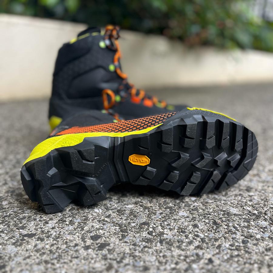 LA SPORTIVA ラ・スポルティバ Aequilibrium ST GTX Carbon LA SPORTIVA ラ・スポルティバ Aequilibrium ST GTX Carbon