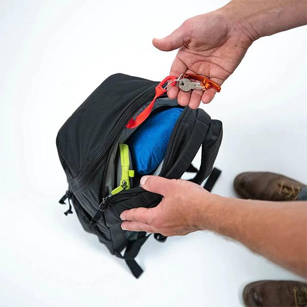 EVERGOODS エバーグッズ CHZ22 - Civic Half Zip 22L Solution Black