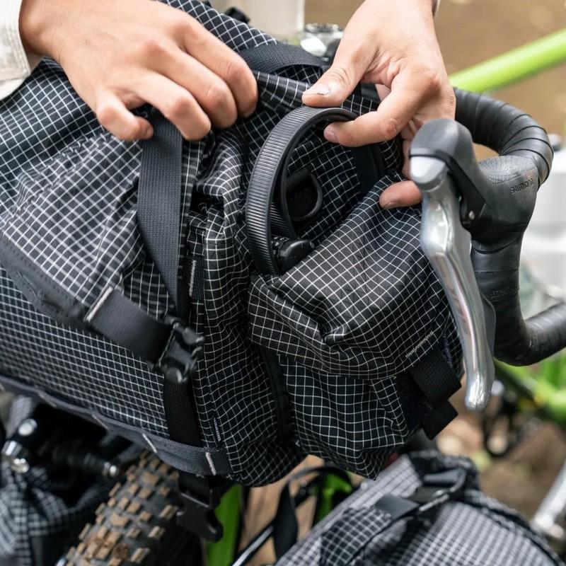 アクセサリー FAIRWEATHER handlebar bag ADV (coyote) FAIRWEATHER* handlebar bag ADV (coyote) - BLUE LUG ONLINE STORE