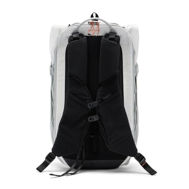 あすつく対応 20%OFFセール ピークデザイン Peak Design アウトドア バックパック 25L クラウド BABP-25-CD-1 SALE |  | 02