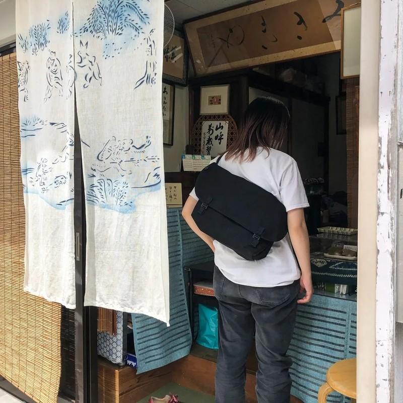 ブルーラグ BLUE LUG the messenger bag half black : vic2 - 通販