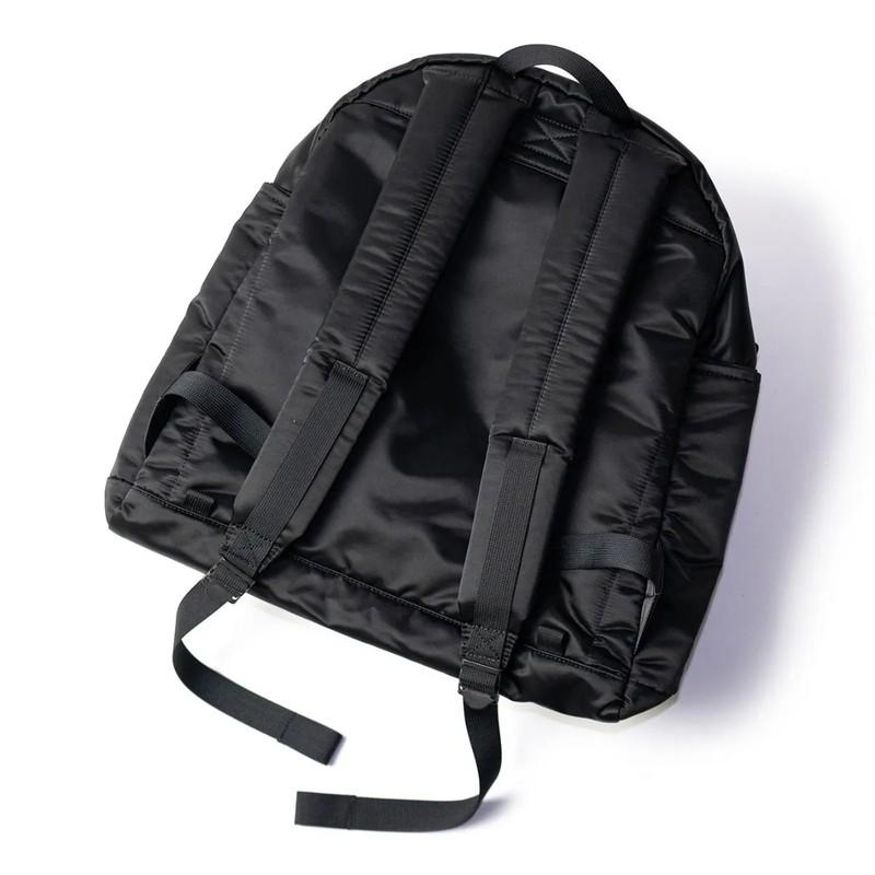 ブルーラグ THE DAY PACK 27L 黒　バックパック　リフレクター BLUE LUG* THE DAY PACK (black/yellow reflector) - BLUE LUG