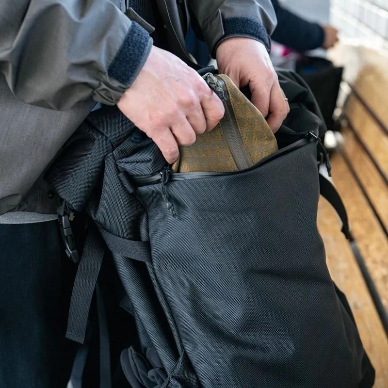 ブルーラグ BLUE LUG chimney 35 ballistic/oliveの画像