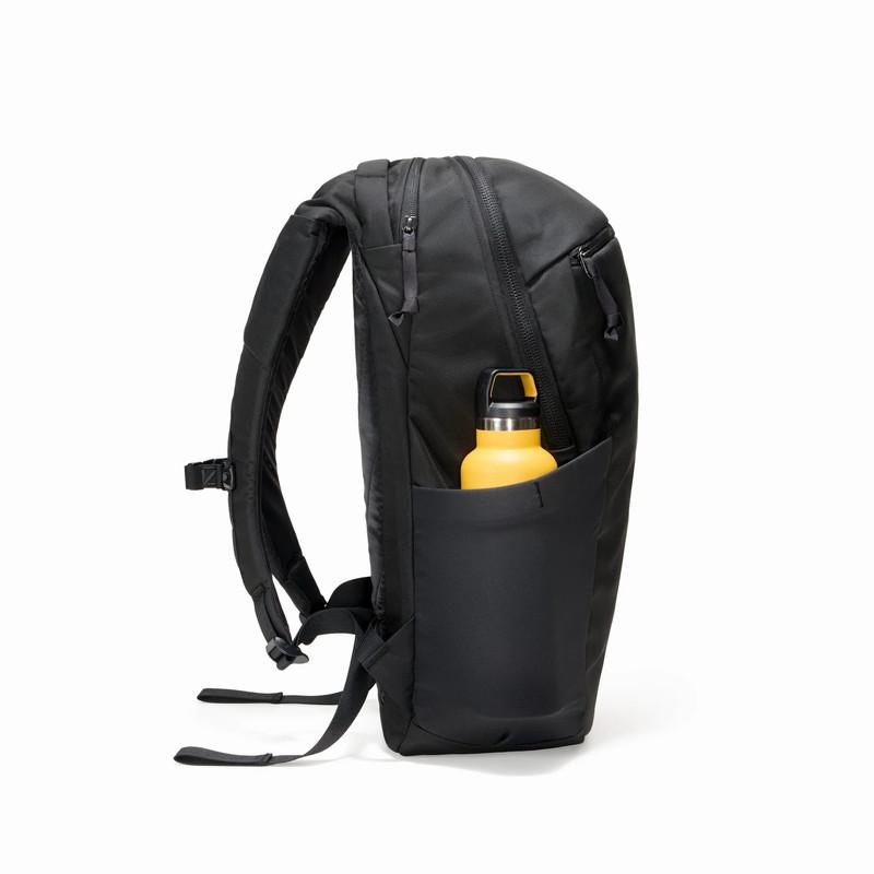 エバーグッズ EVERGOODS Civic Half Zip 22L Solution Black eg13003d 