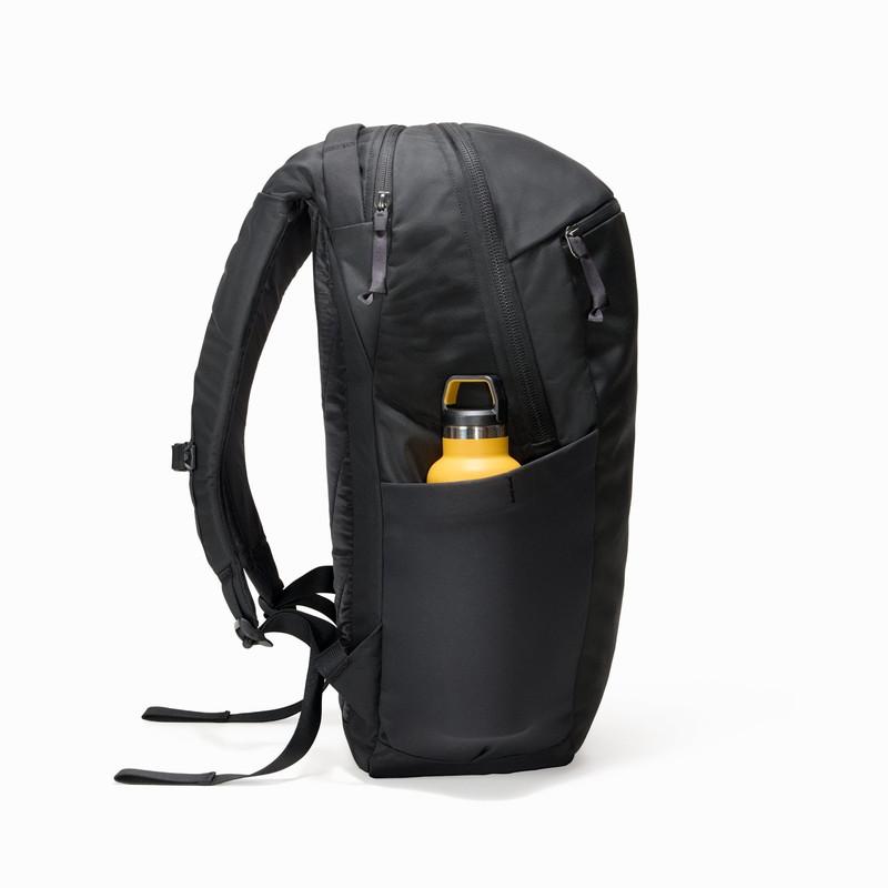 エバーグッズ EVERGOODS Civic Half Zip 26L Solution Black eg13005d 