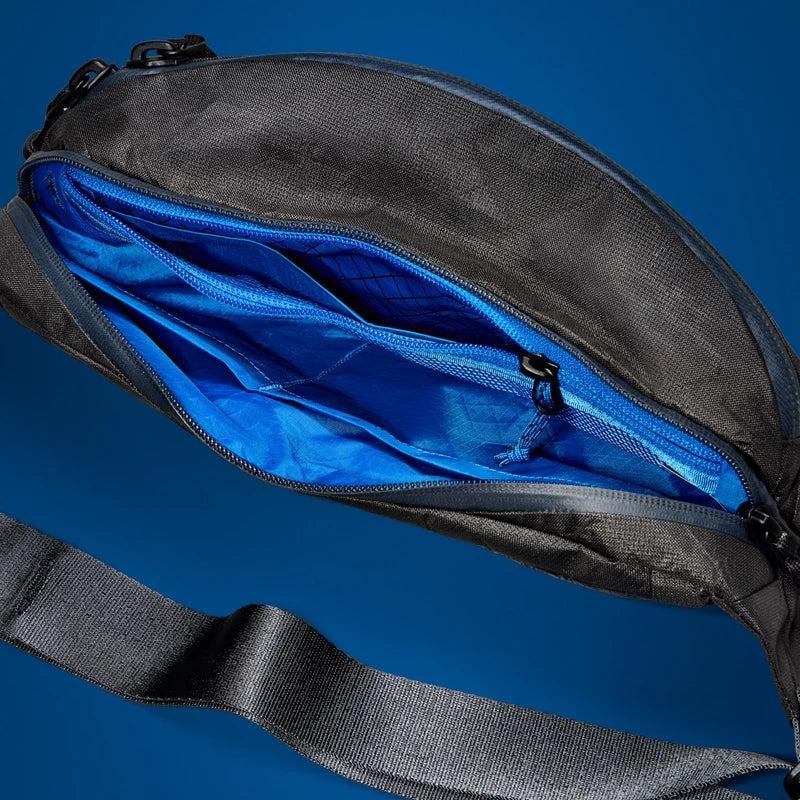 あすつく対応 エバーグッズ EVERGOODS CAS2 - Civic Access Sling 2L Carryology Kludde Edition Black Magic/Blue Flame eg13011cu |  | 07
