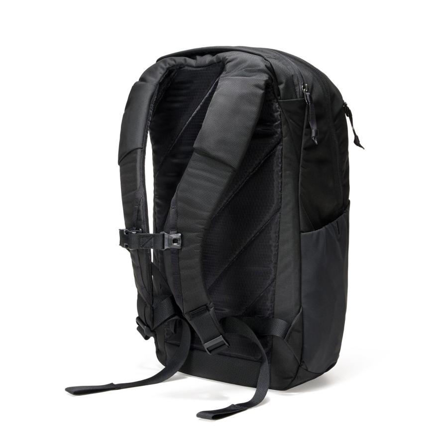 あすつく対応 エバーグッズ EVERGOODS CHZ22 - Civic Half Zip 22L V3 Solution Black eg13003d シビックハーフジップ 22L バックパックの画像