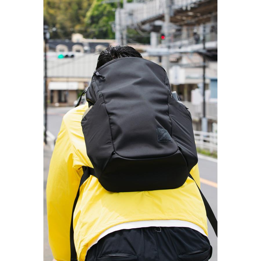 あすつく対応 エバーグッズ EVERGOODS CHZ26 - Civic Half Zip 26L V3 Solution Black eg13005d シビックハーフジップ 26L バックパックの画像