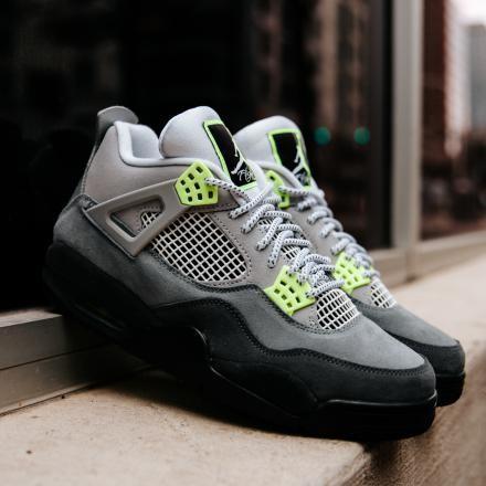 最安値挑戦 エアジョーダン4 エアマックス95ネオン Nike Air Jordan 4 Air Max 95 Neon 正規品 送料込 高速配送 Apartamentosoyster Com