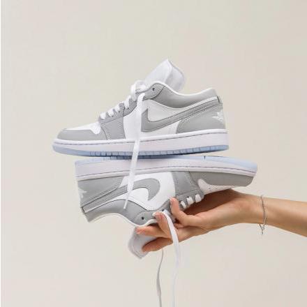 ウィメンズ エア ジョーダン1 ロー ウルフ グレー NIKE WMNS AIR