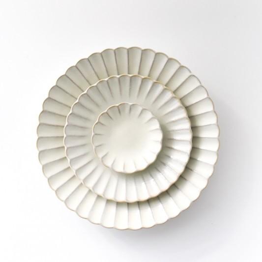 食器 皿 プレート 器 ホワイト ライトブルー おしゃれ 瀬戸焼菊皿 M