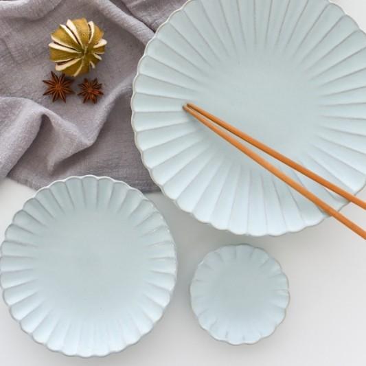 食器 皿 プレート 器 ホワイト ライトブルー おしゃれ 瀬戸焼菊皿 S