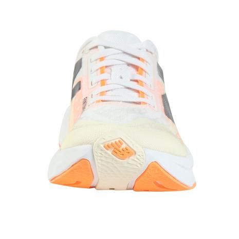 New Balance - ニュー平衡にする（new balance）（レディース）駈けっくらシューズ 形づくるシューズ 部活 FuelCell Rebel v4 WFCXCN4 B