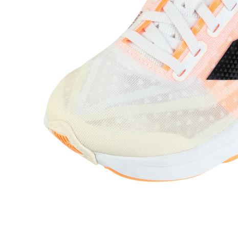New Balance - ニュー平衡にする（new balance）（レディース）駈けっくらシューズ 形づくるシューズ 部活 FuelCell Rebel v4 WFCXCN4 B