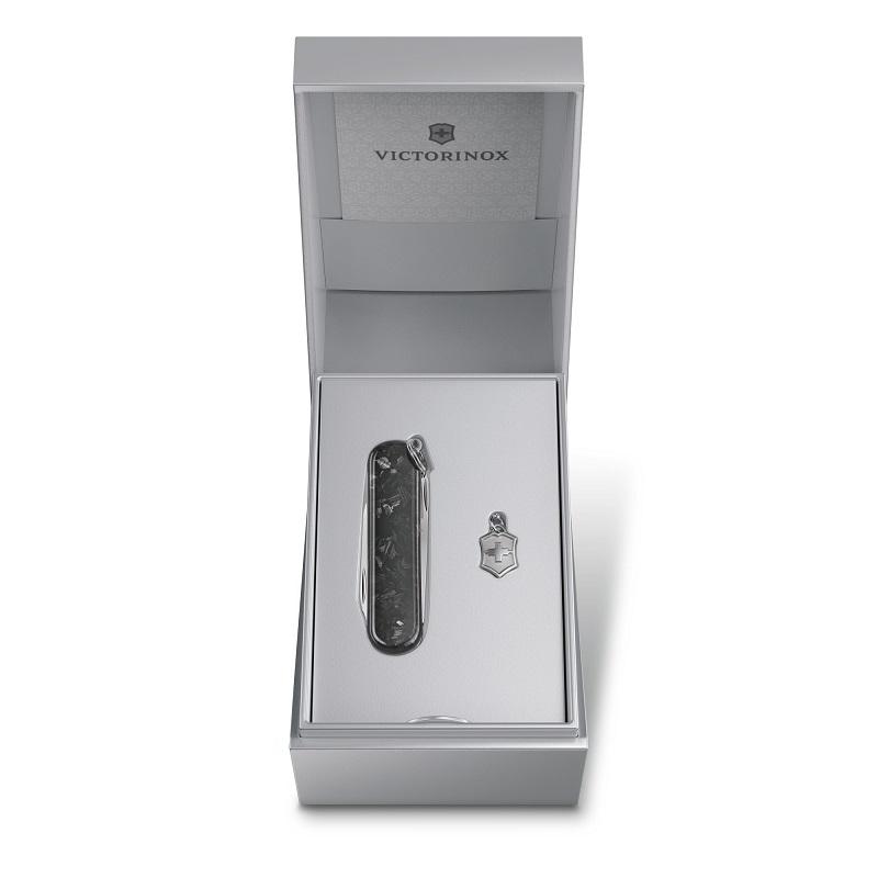 VICTORINOX ビクトリノックス 公式 カーボン クラシック VICTORINOX ビクトリノックス 公式 カーボン クラシック