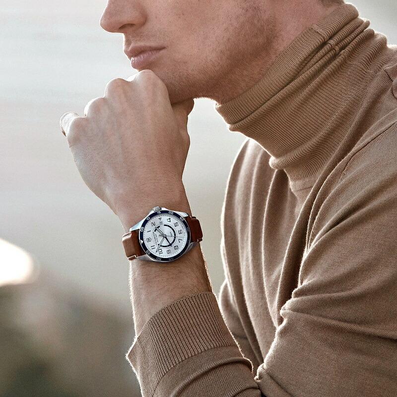 マルチツールプレゼント ビクトリノックス 腕時計 メンズ VICTORINOX 公式 フィールドフォース クラシックGMT シルバーホワイト 5年保証 時計 メンズウォッチの画像