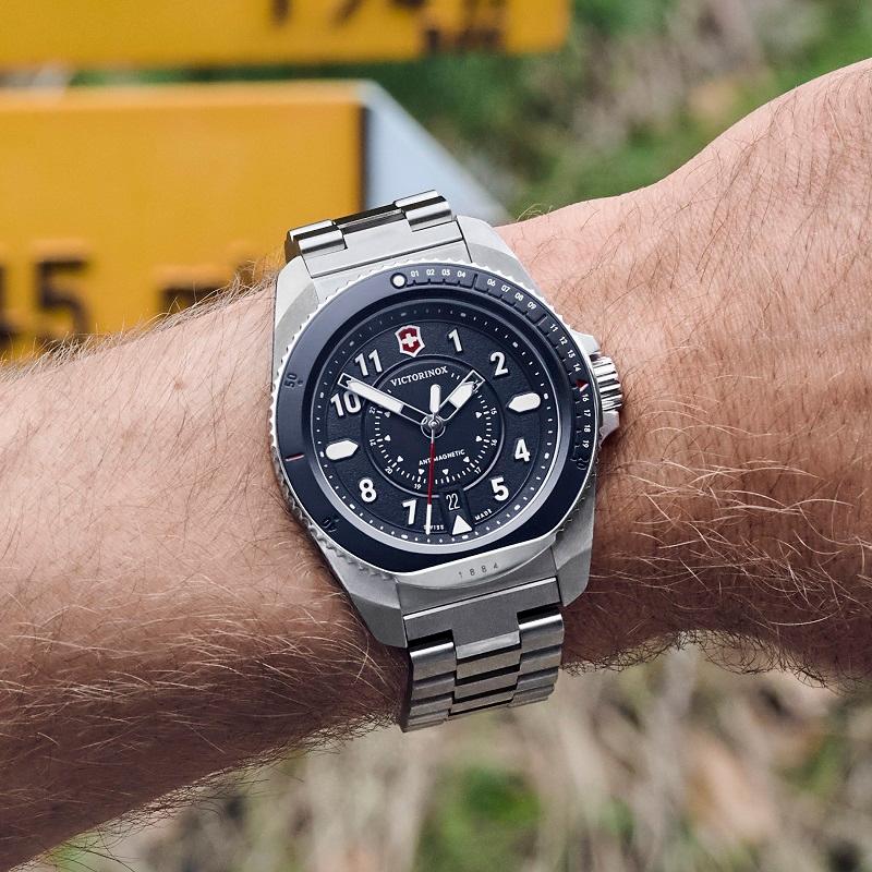 VICTORINOX オリジナルポーチプレゼント ビクトリノックス 公式