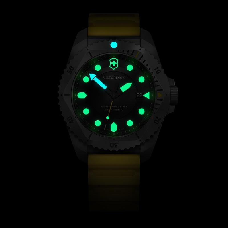 オリジナルCAPプレゼント ビクトリノックス 腕時計 メンズ 防水 VICTORINOX 公式 DIVE PRO ダイブプロ クォーツ チタン ラバー イエロー 正規品 5年保証 時計の画像