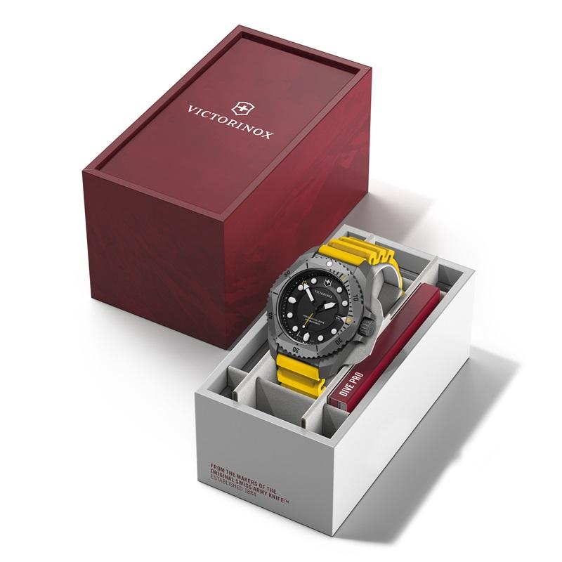 オリジナルCAPプレゼント ビクトリノックス 腕時計 メンズ 防水 VICTORINOX 公式 DIVE PRO ダイブプロ クォーツ チタン ラバー イエロー 正規品 5年保証 時計の画像