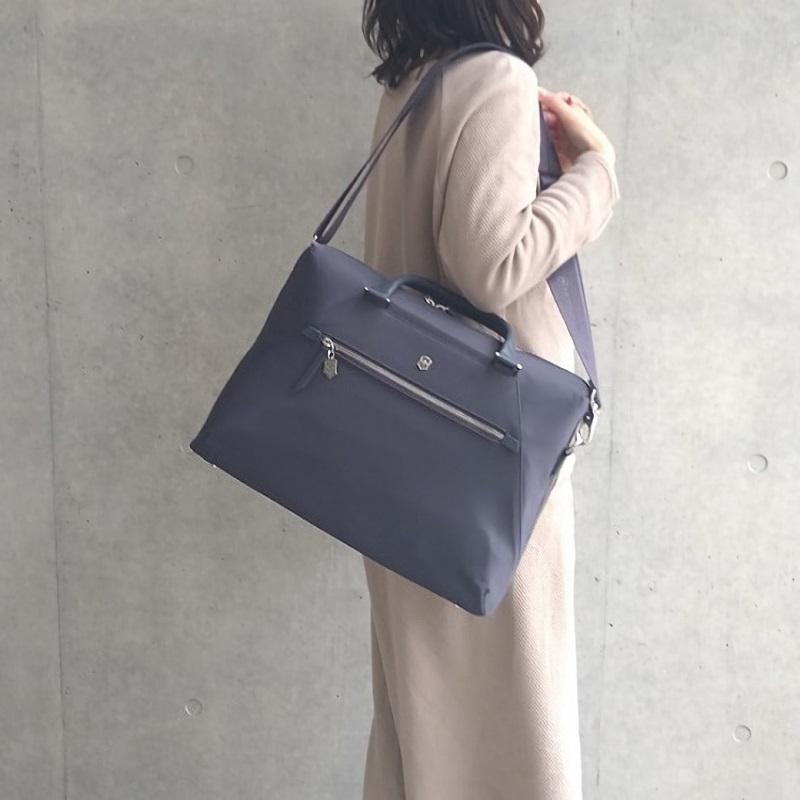 ビクトリノックス VICTORINOX 公式 ブリーフケース 13L 全2色 ビクトリアシグネチャー 正規品 保証付 バッグ レディース ビジネスの画像