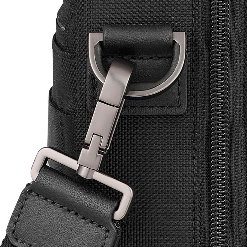 ビクトリノックス VICTORINOX 公式 ミシック クロスボディバッグ ブラック 正規品 ショルダーバッグ 縦型 斜めがけバッグ メンズ 小さめ_9