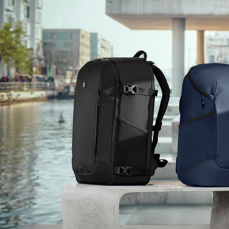 ビクトリノックス VICTORINOX 公式 トラベラーバックパック 32L 全3色 アルトモントモダン 正規 リュック カジュアル ビジネス メンズの画像