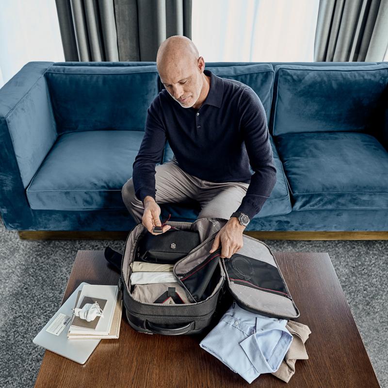 ビクトリノックス VICTORINOX 公式 ワークストラベラー7.0 ボーディングバッグ 27-32L 全2色 正規品 11年保証 機内持ち込みの画像