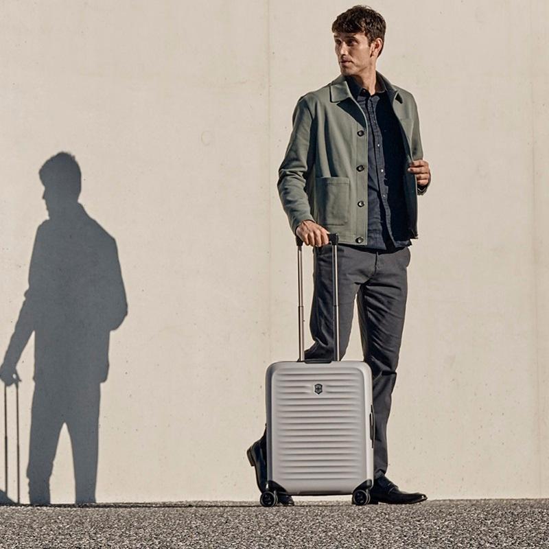 ビクトリノックス ホイールド グローバルキャリーオン Victorinox ミシック グローバル キャリーオン ブラック - 653461