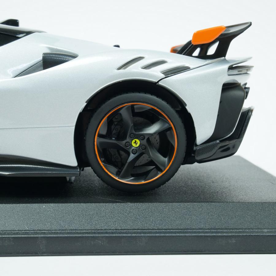 Bburago 1/18スケール フェラーリ SF90 XX ストラダーレ ホワイト 18-16020Wの画像