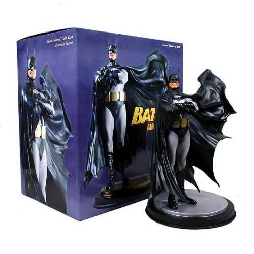 Batman: Dark Crusader Statue Designed by Alex Ross＿【並行輸入品】(40716円)
