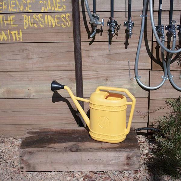 イタリアン ジョーロ 4l イエロー レッド ブルー カラー じょうろ おしゃれ かわいい ガーデニング プラスチック 園芸 小型 水差し 黄 赤 青 Viewgarden 通販 Yahoo ショッピング