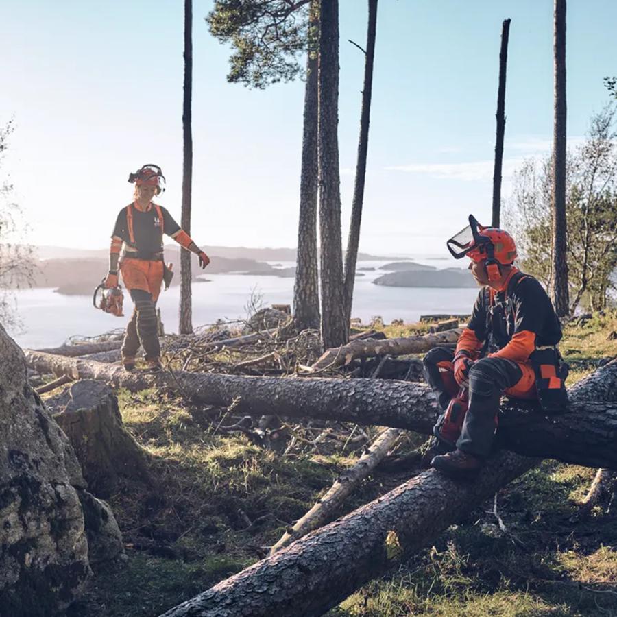 ハスクバーナ（Husqvarna） ヘルメット 高機能 軽量 プロ仕様 林業用