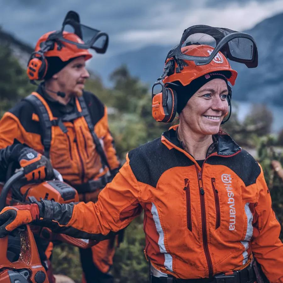 ハスクバーナ（Husqvarna） ヘルメット 高機能 軽量 プロ仕様 林業用