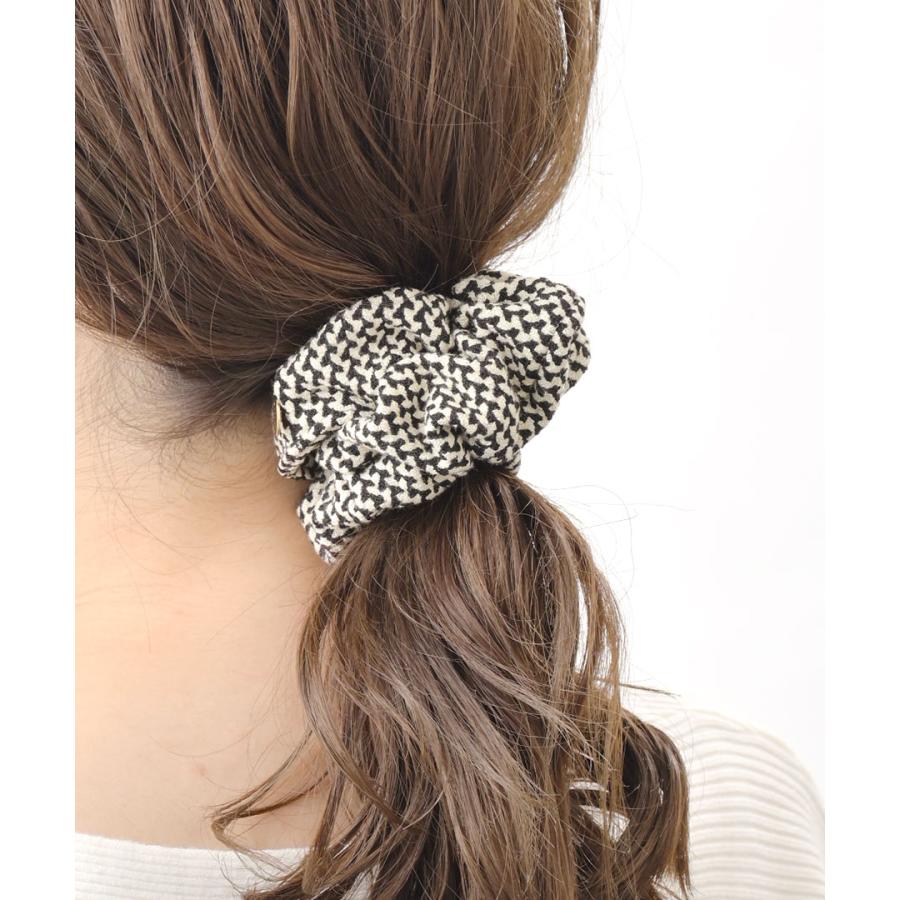 ヴァンテーヌ ベーシック柄シュシュ オフィス シンプル まとめ髪 ヘア