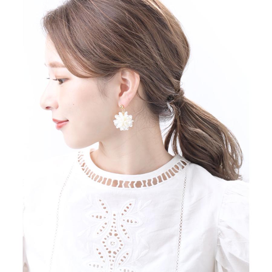 ヴァンテーヌ ピアス イヤリング フラワー 大ぶり パール調
